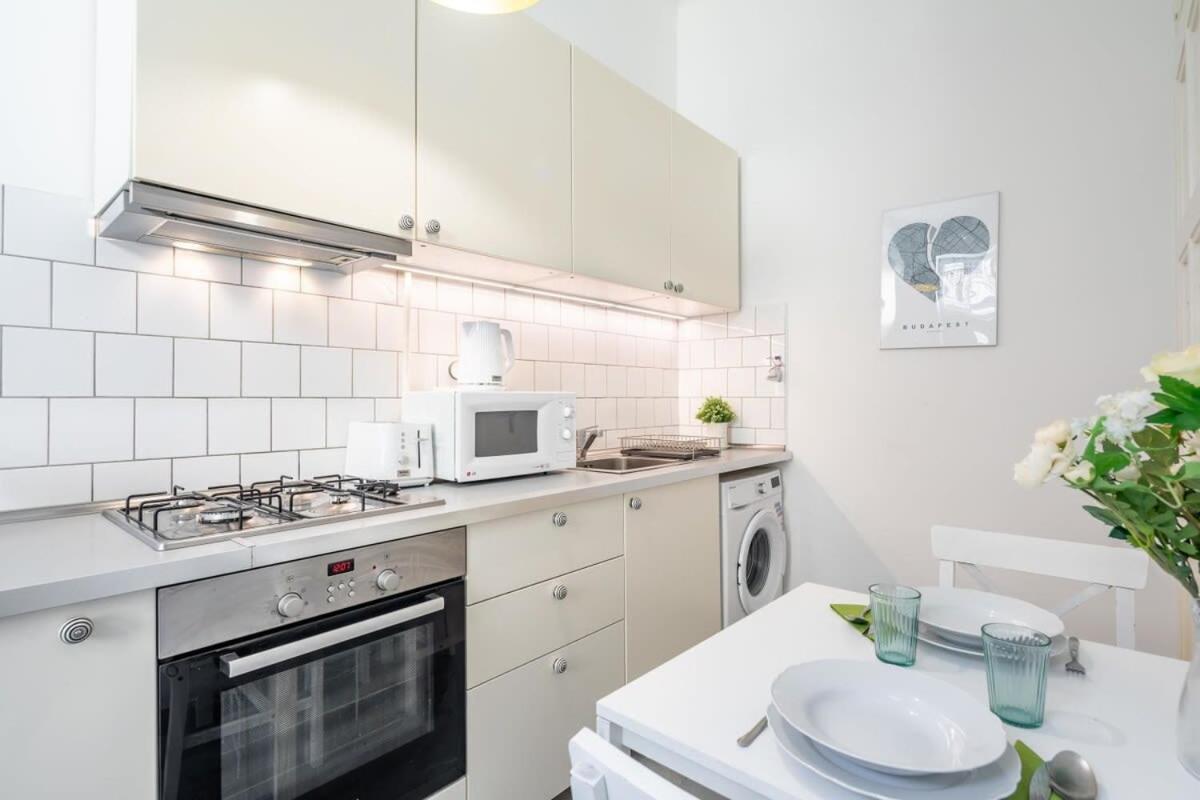 Lovely & Cozy Home With A C 부다페스트 외부 사진