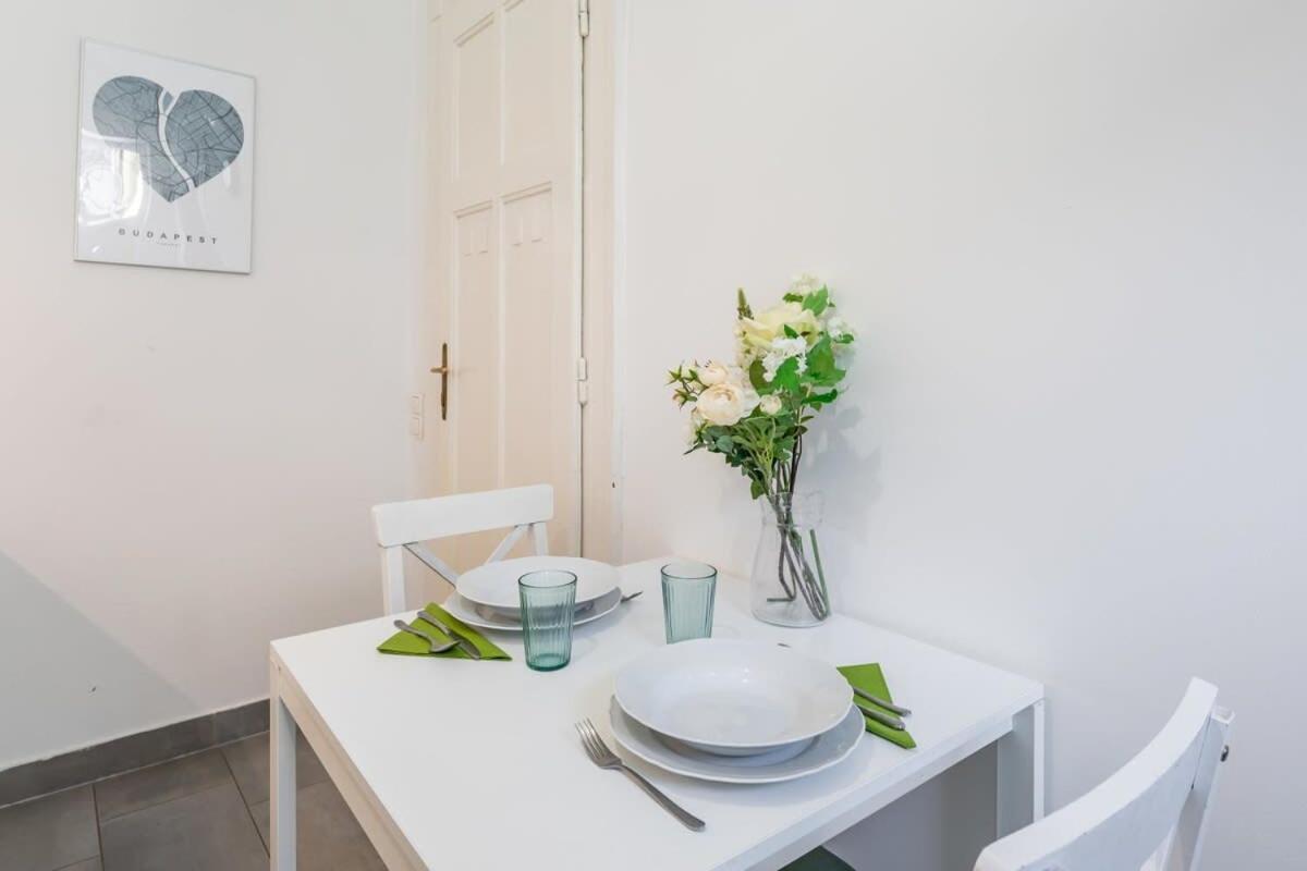 Lovely & Cozy Home With A C 부다페스트 외부 사진